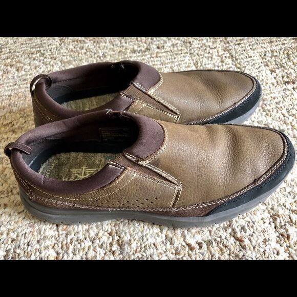 Nice ultra light Dockers size 8 m - Picture 2 of 4